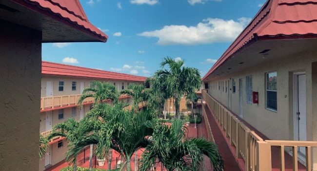 royalpalmgardenscondo_05