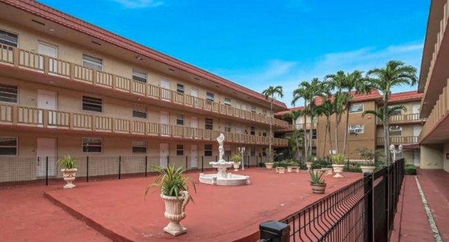 royalpalmgardenscondo_08